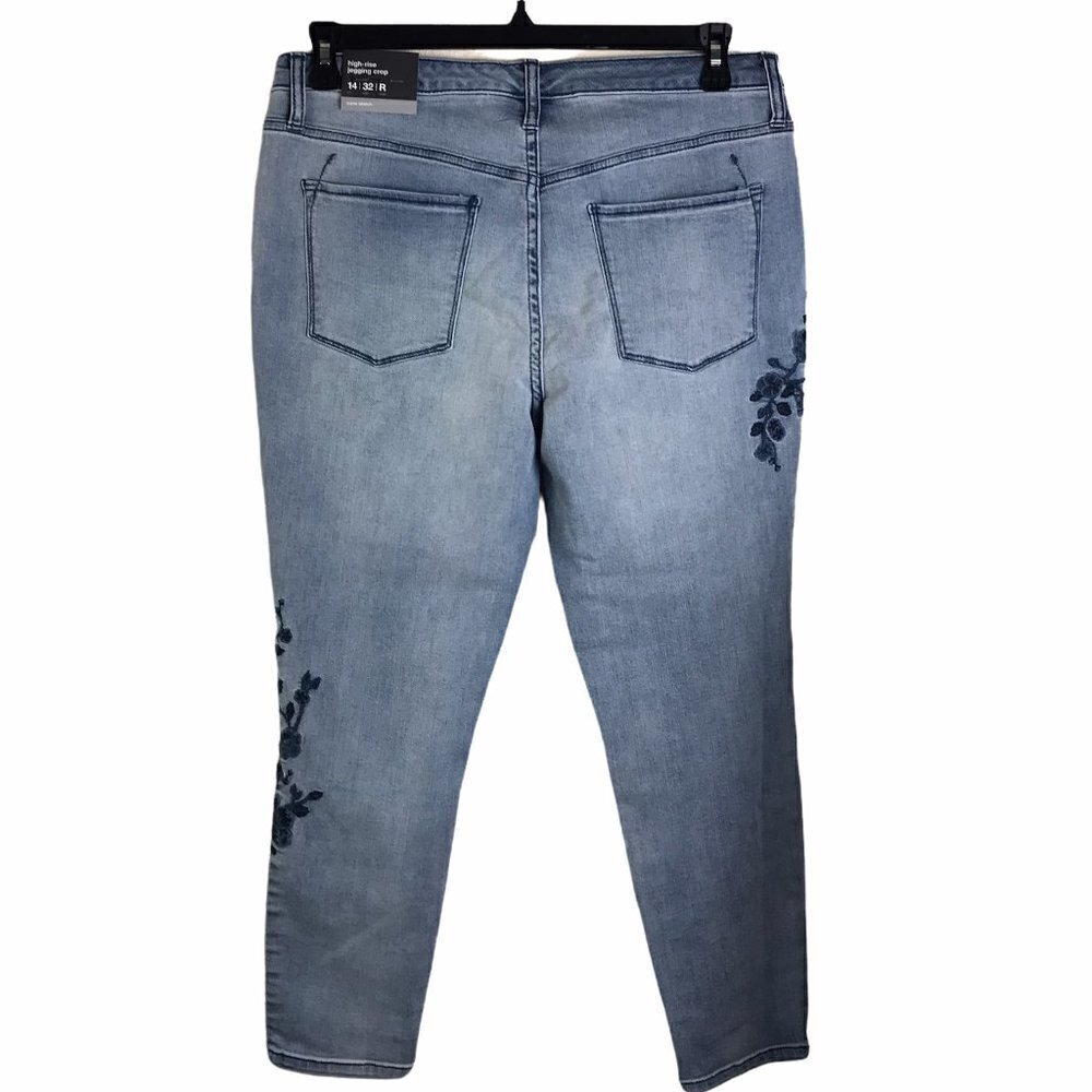 NWT - MOSSIMO Denim - High Rise Jegging Crop with Floral Embroidered - Picture 2 of 13